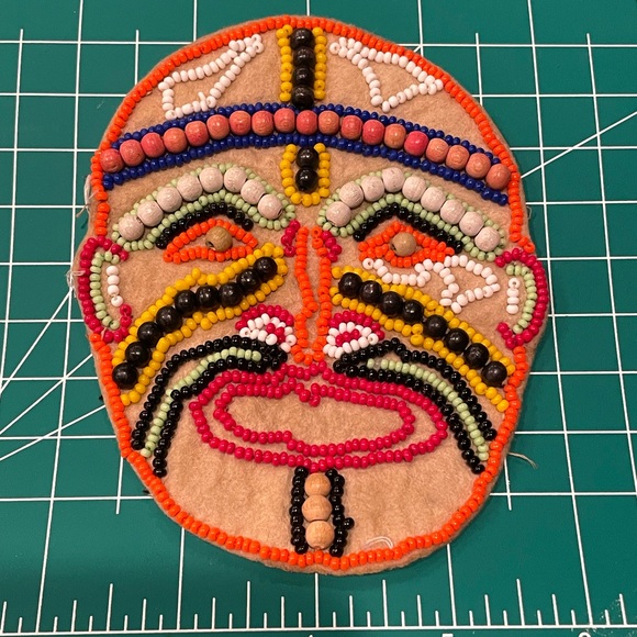 Vintage Handmade Beaded Mask on Cloth. Unknown Origin. - Picture 2 of 8